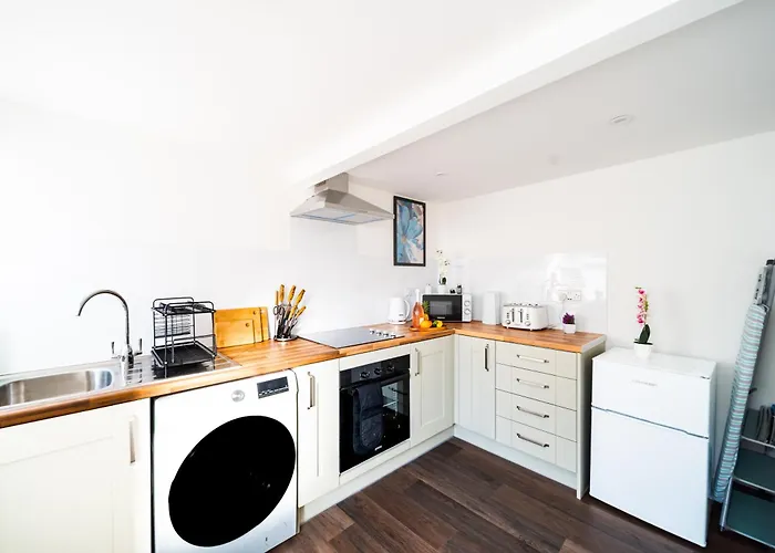 Open Mind Property - Hottub, 2 Guests & 1 Bed