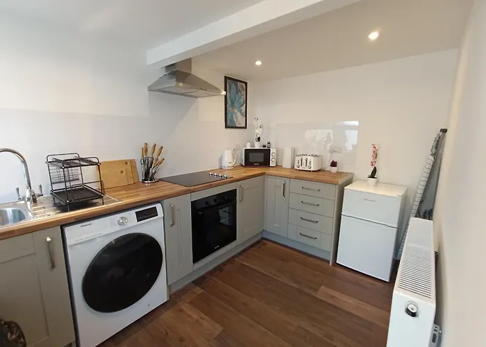 Open Mind Property - Hottub, 2 Guests & 1 Bed