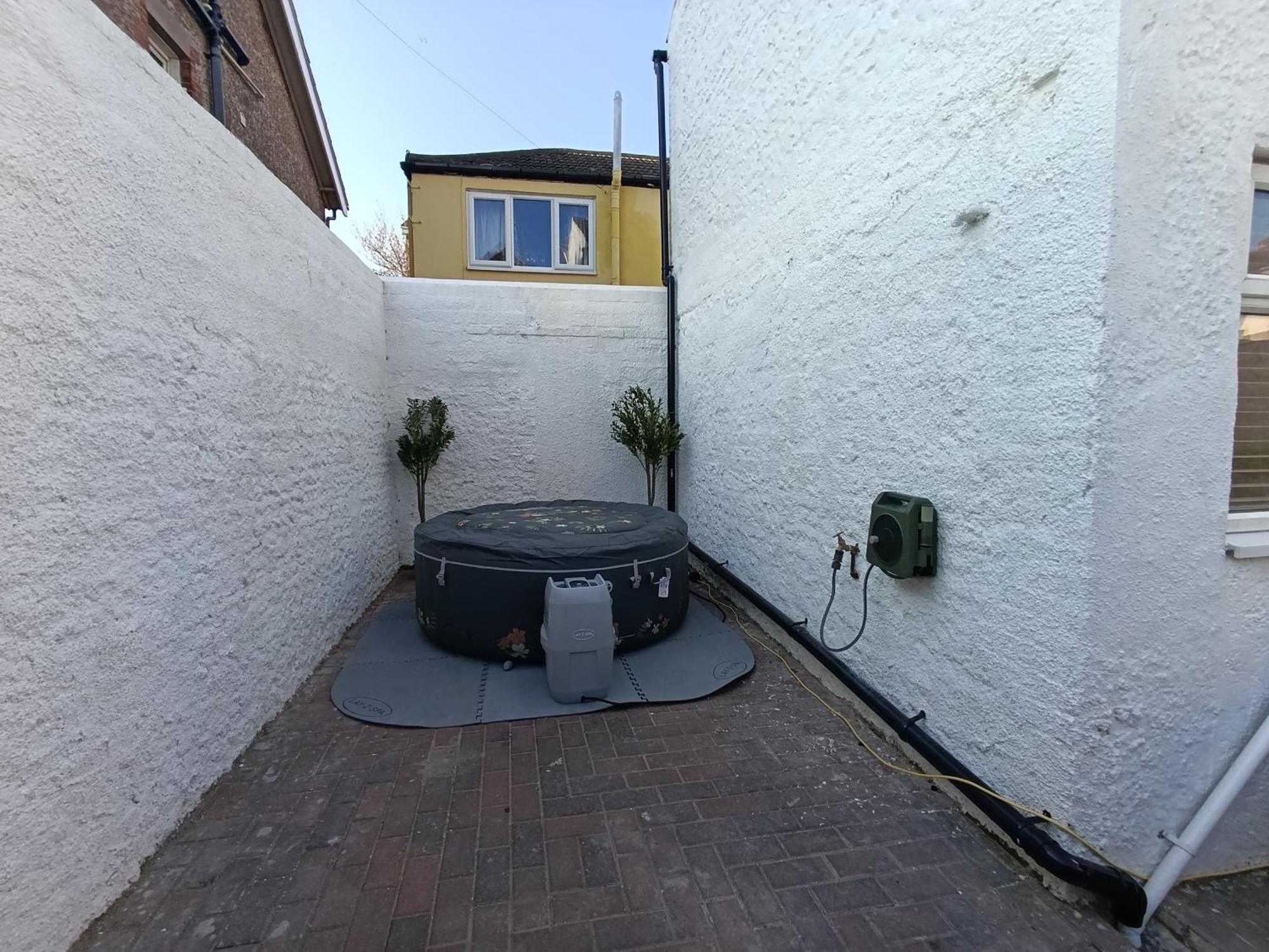 Open Mind - Hottub, 2 Guests & 1 Bed Apartment Bognor Regis